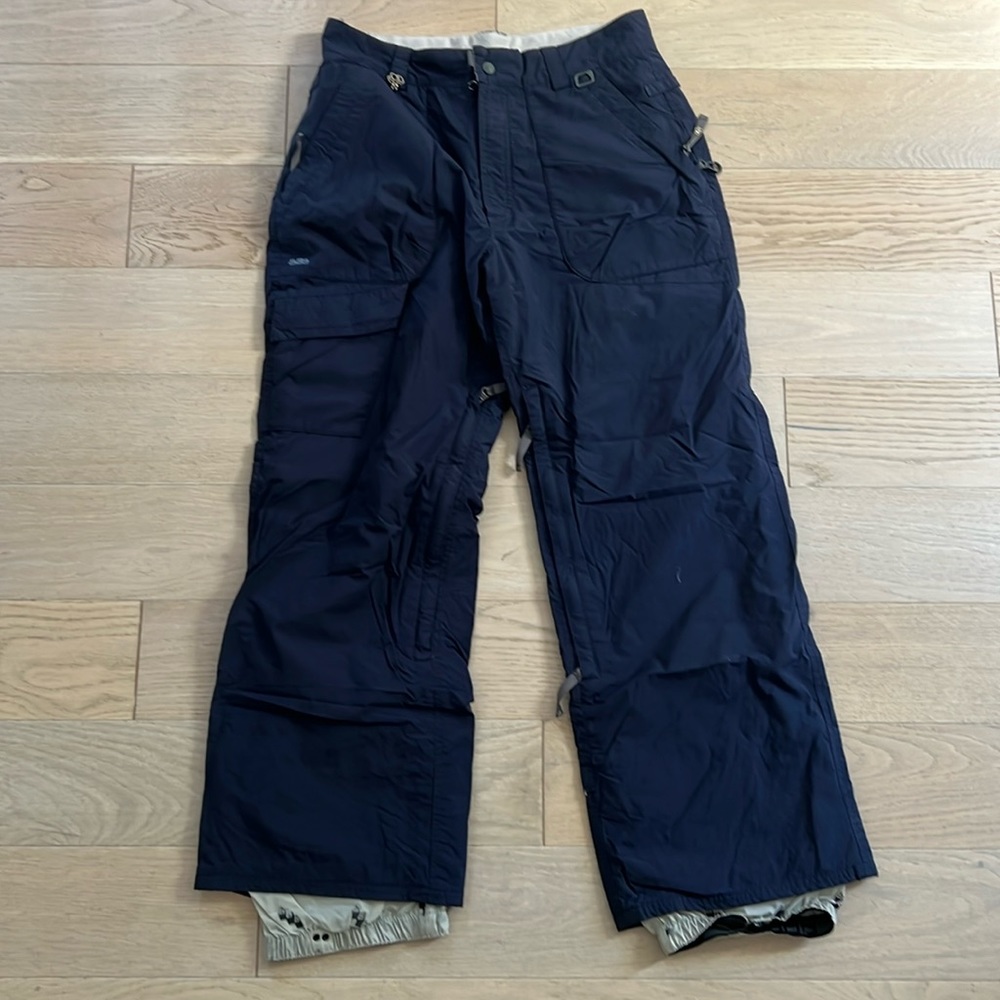 686 snowboard ski pants. Women’s small. Dark blue.